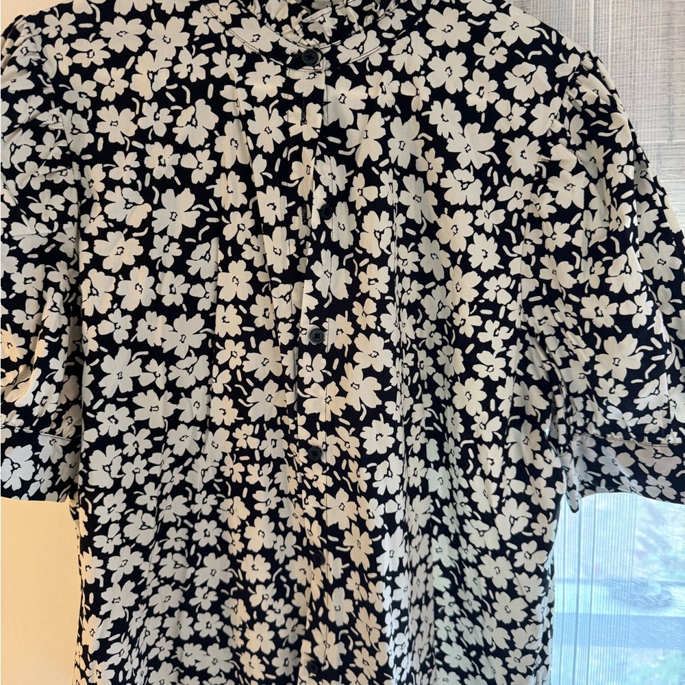 Who What Wear Black and White Floral Button Down Shirt